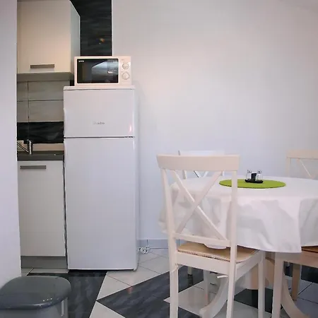 Apartment Vacation For 4 Persons Fazana