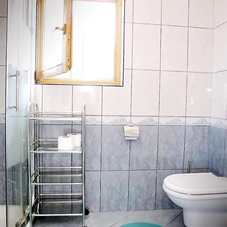 Apartment Vacation For 4 Persons *