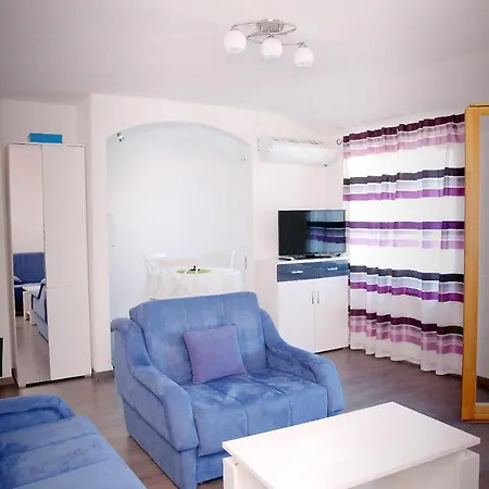 Vacation For 4 Persons Apartment Fazana