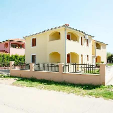 Apartment Vacation For 4 Persons